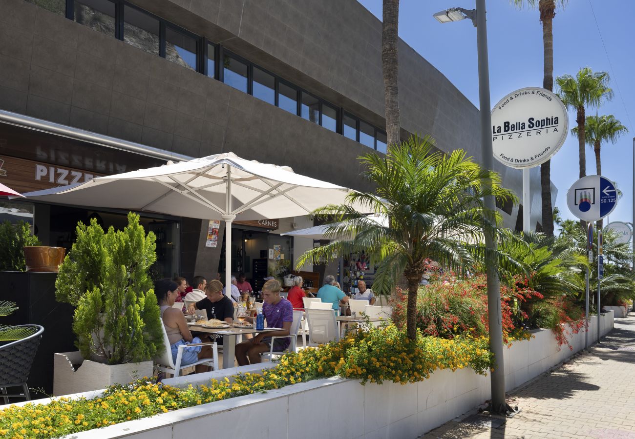 Apartment in Fuengirola - Luxury Apartment with Garden in Higueron