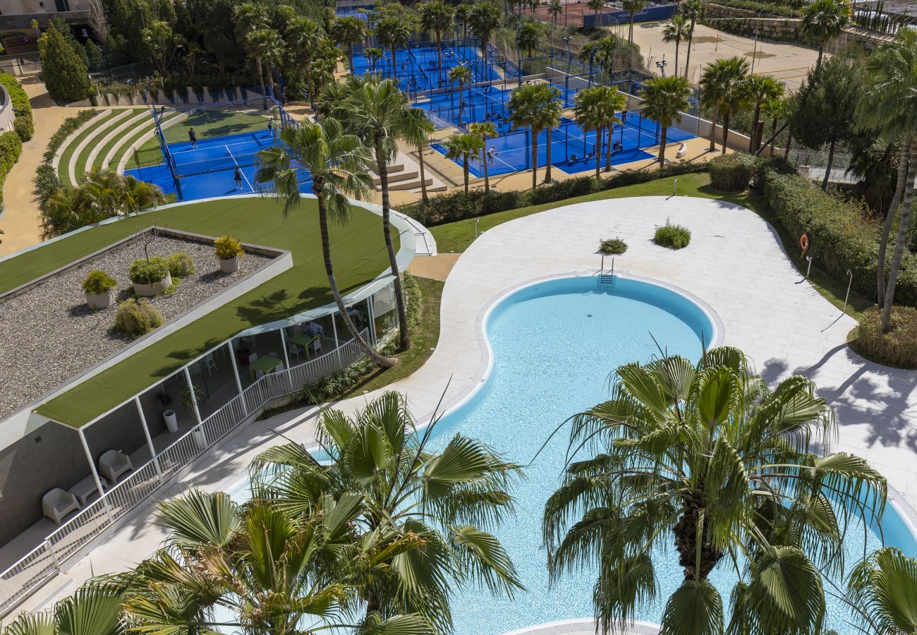 Apartment in Fuengirola - Luxury Apartment with Garden in Higueron