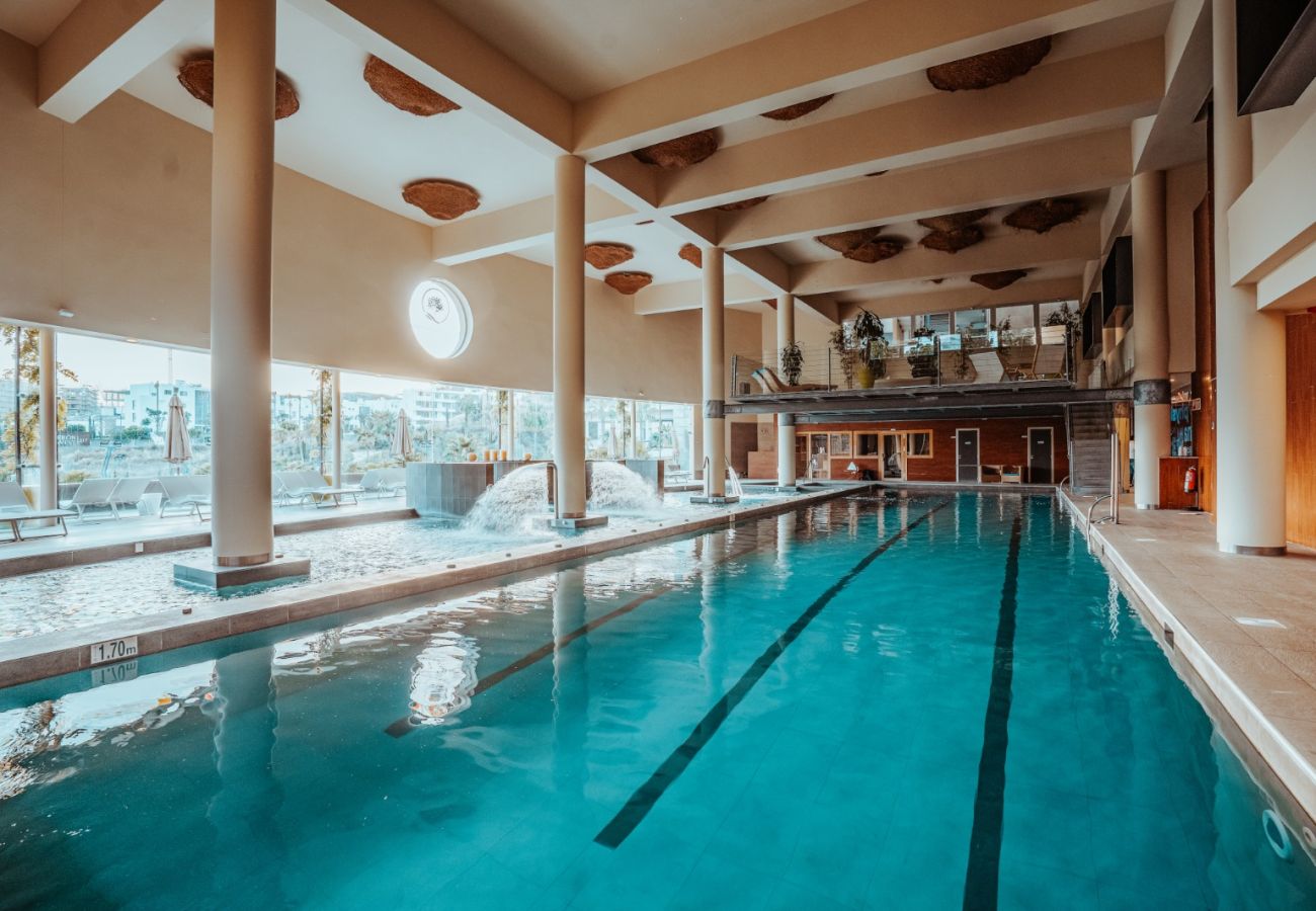 Apartment in Fuengirola - Stylish Luxury Suite with Terrace in Higueron