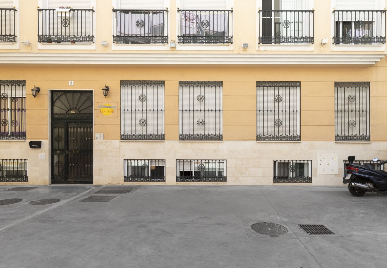 Studio in Málaga - Cozy Central Studio in Pasaje Olletas