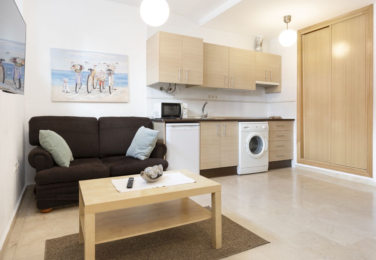 Studio in Málaga - Cozy Central Studio in Pasaje Olletas