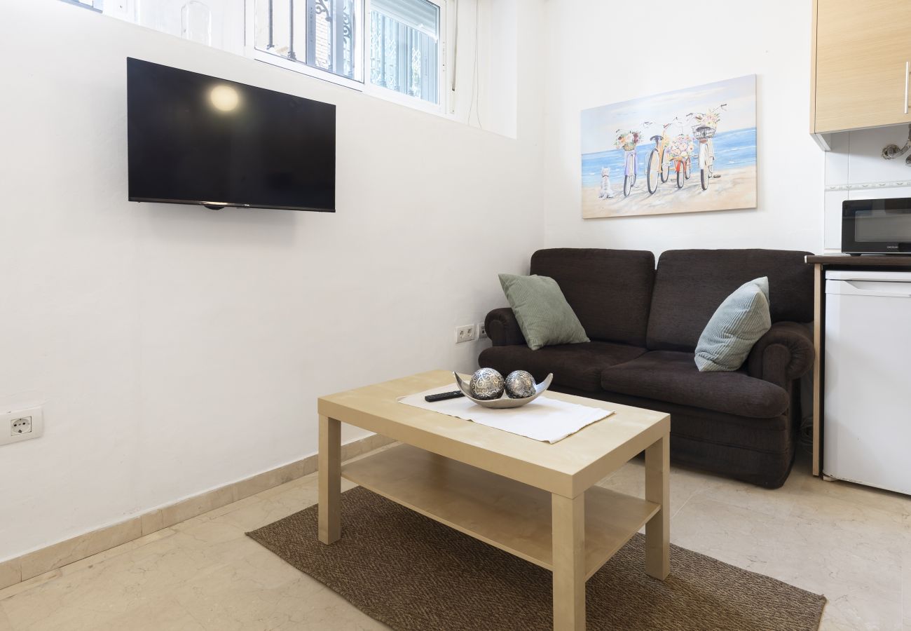 Studio in Málaga - Cozy Central Studio in Pasaje Olletas