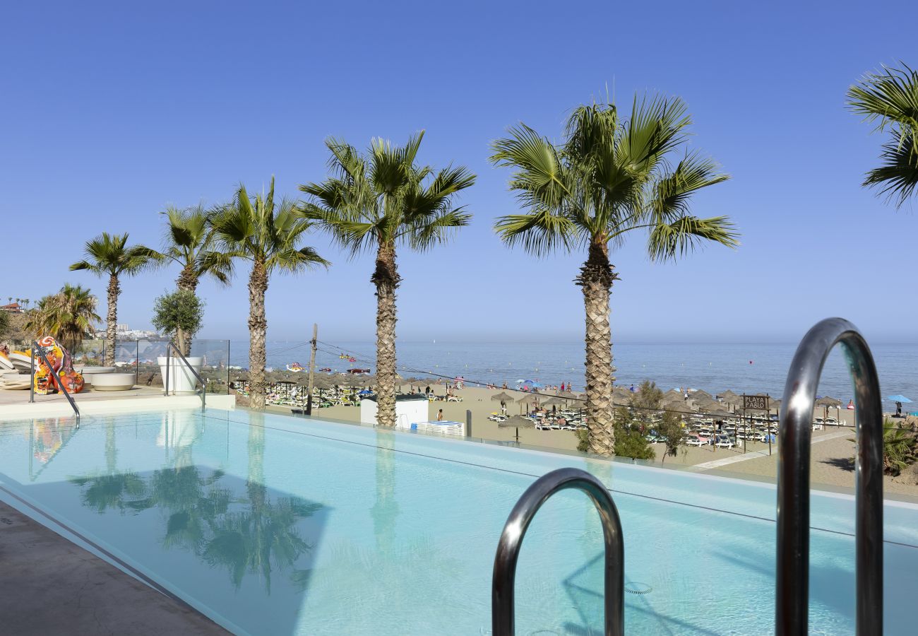 Apartment in Fuengirola - Garden Suite with Private Pool in Higueron