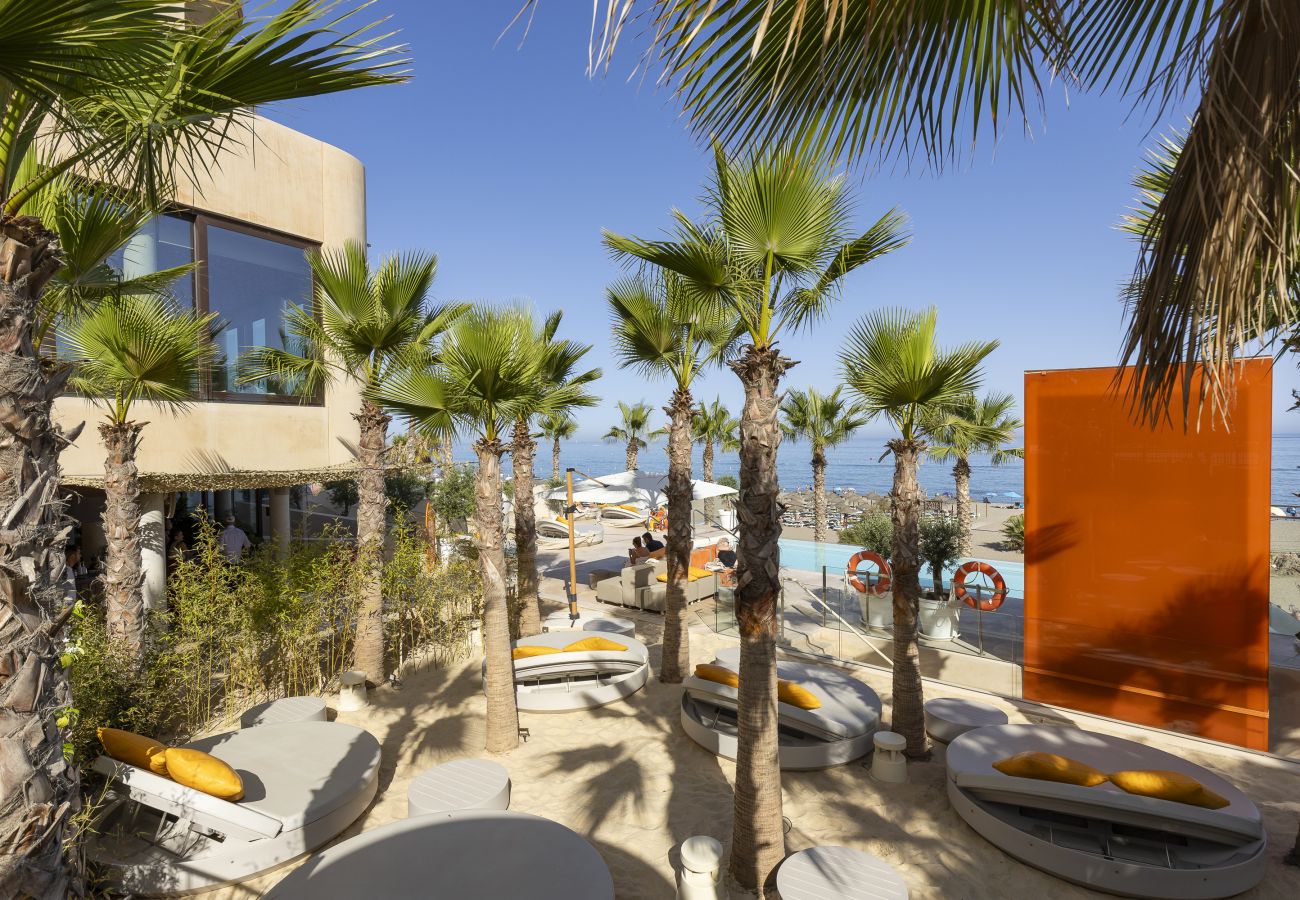 Apartment in Fuengirola - Garden Suite with Private Pool in Higueron