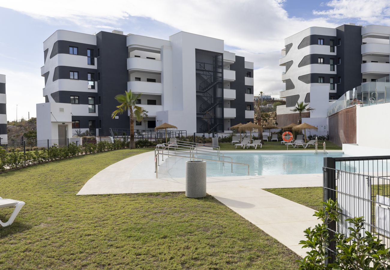 Apartment in Fuengirola - Garden Suite with Private Pool in Higueron