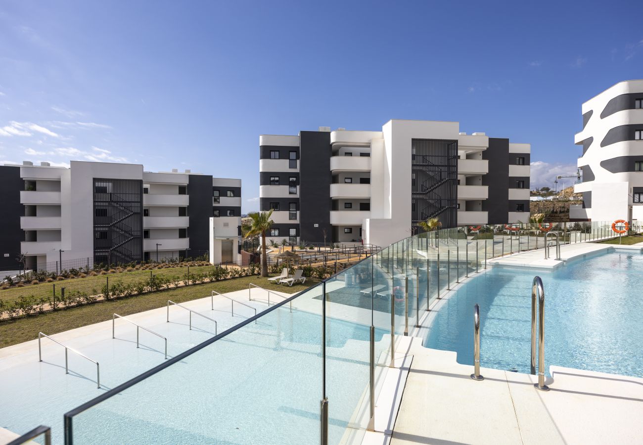 Apartment in Fuengirola - Garden Suite with Private Pool in Higueron