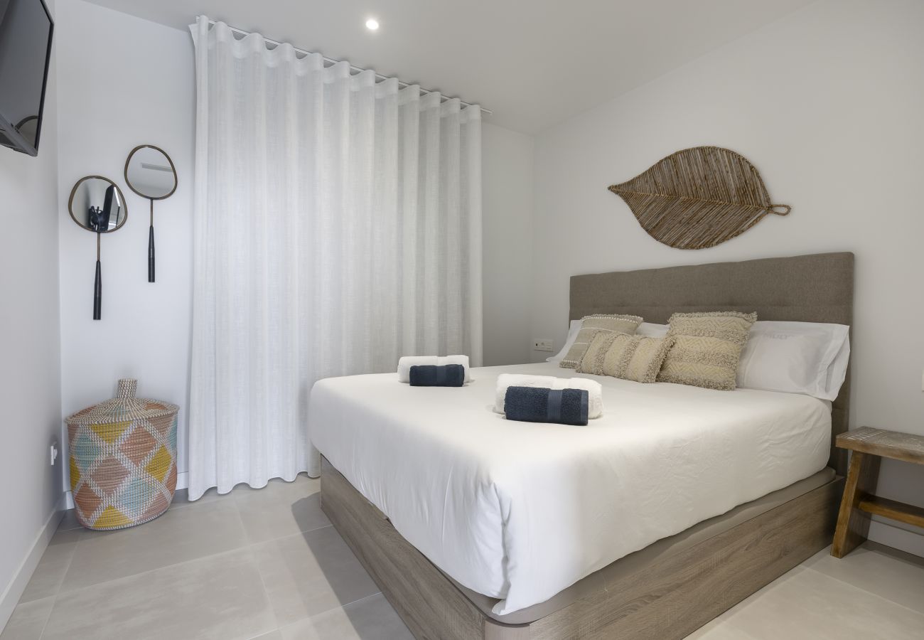 Apartment in Fuengirola - Garden Suite with Private Pool in Higueron