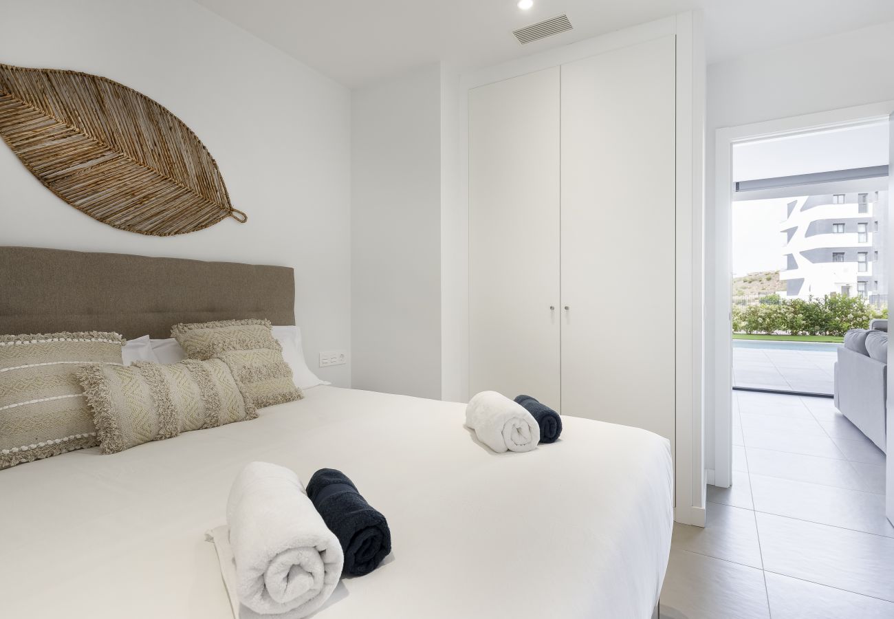 Apartment in Fuengirola - Garden Suite with Private Pool in Higueron