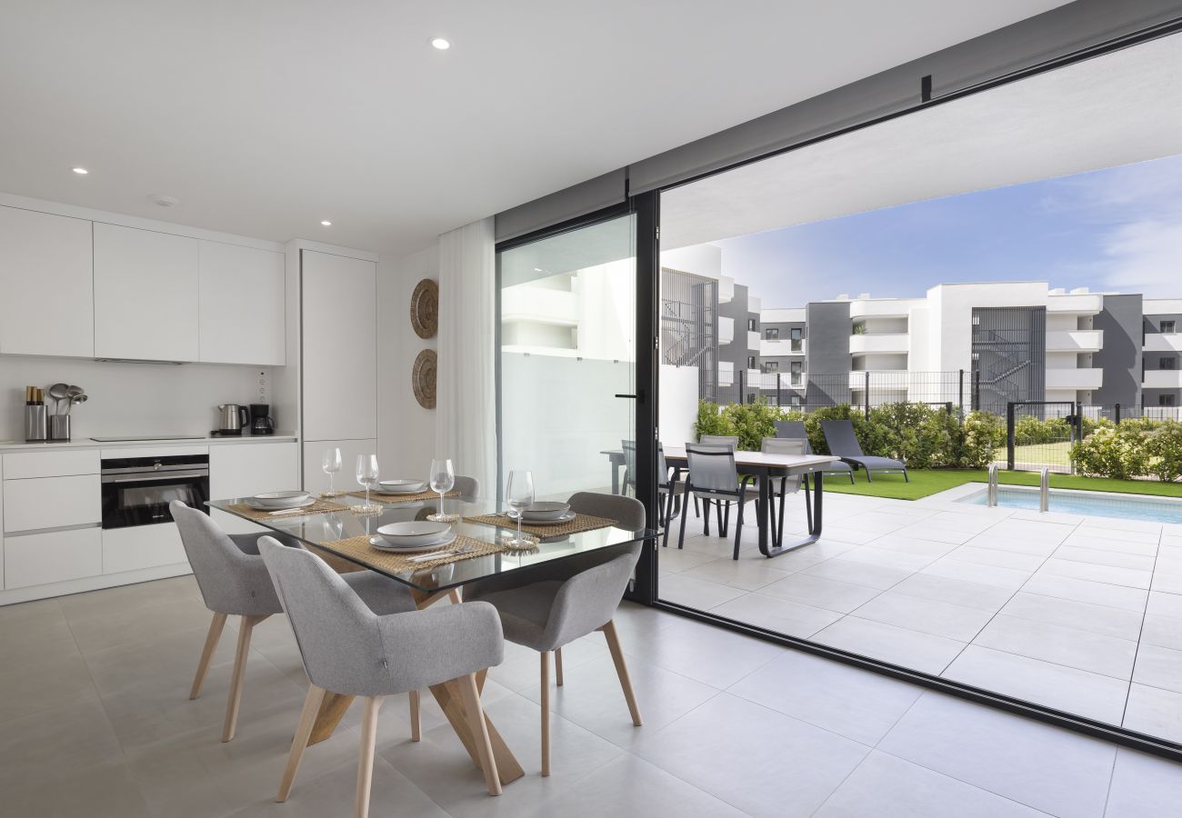 Apartment in Fuengirola - Garden Suite with Private Pool in Higueron