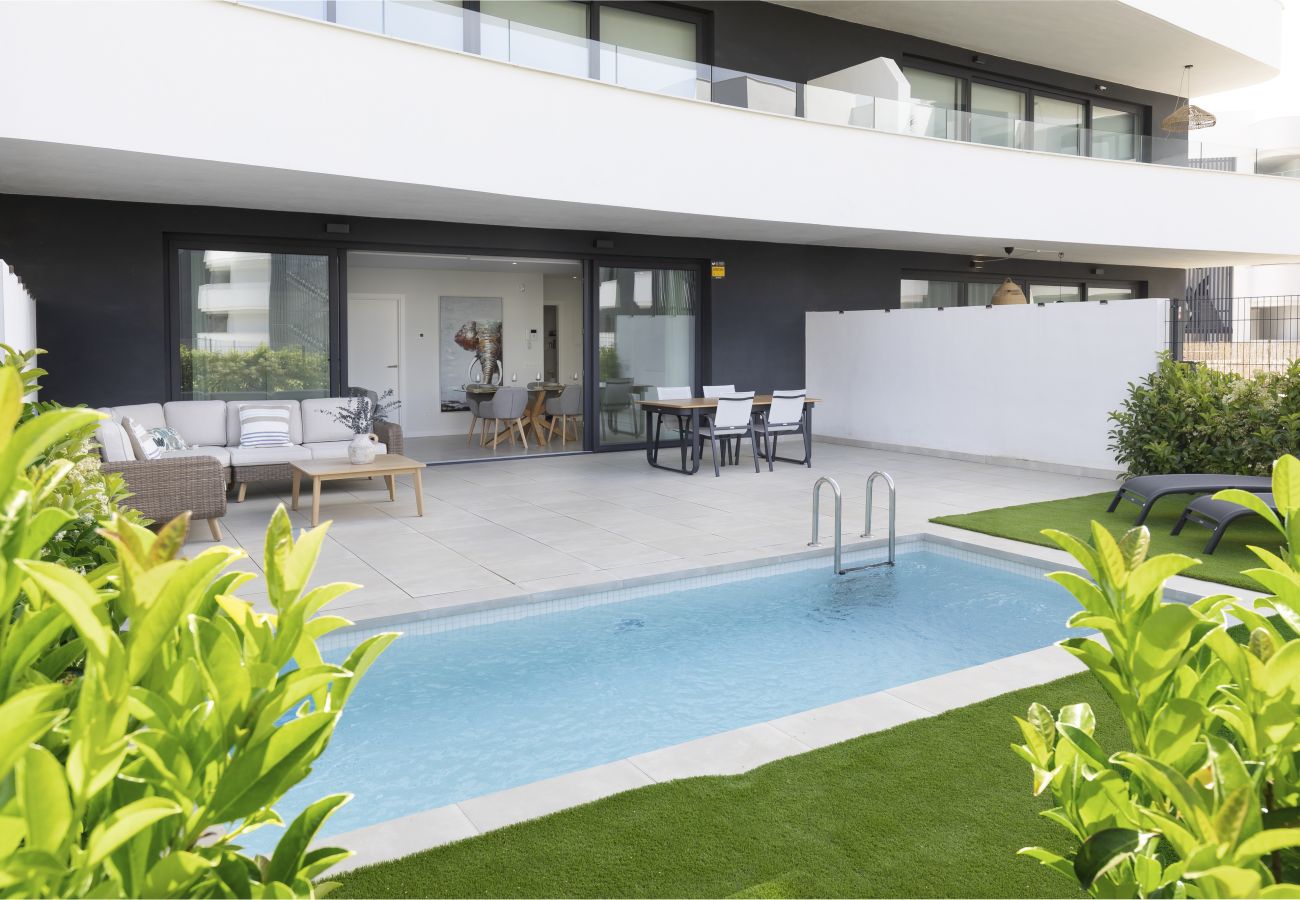 Apartment in Fuengirola - Garden Suite with Private Pool in Higueron