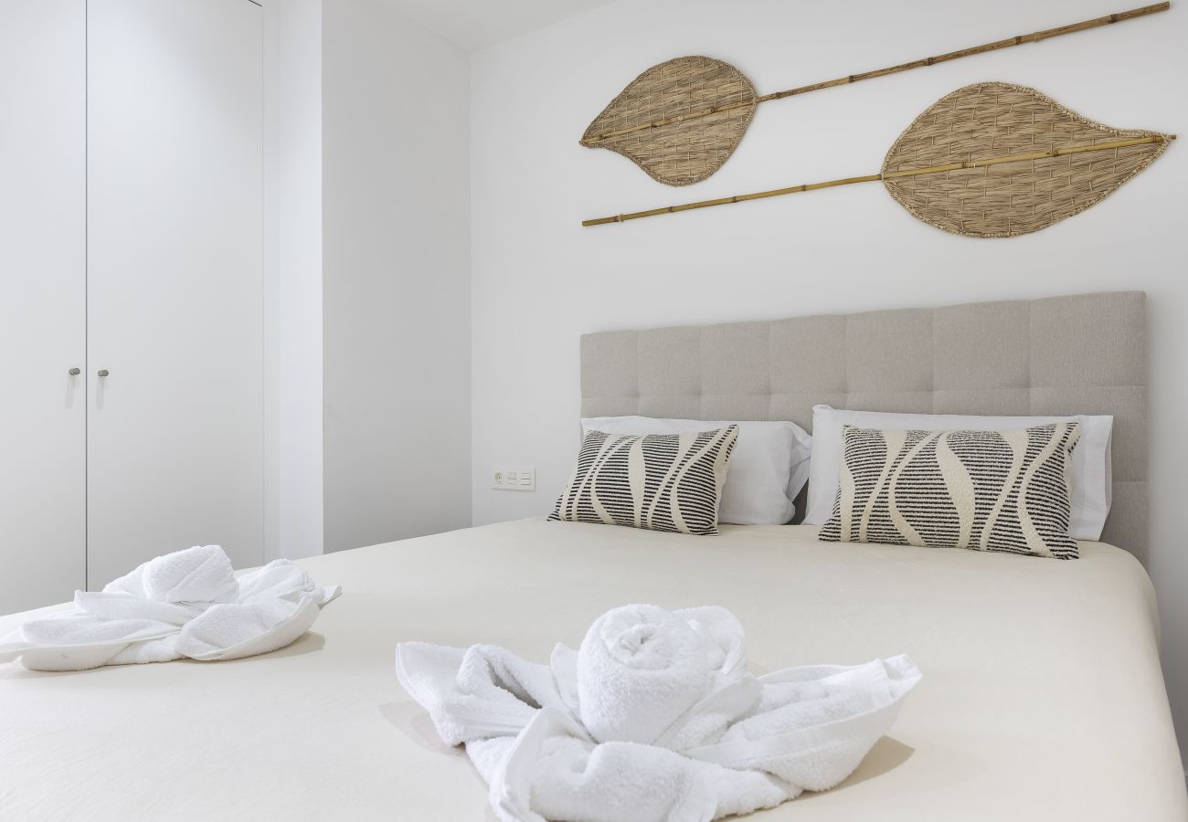 Apartment in Fuengirola - Garden Suite with Jacuzzi in Higueron