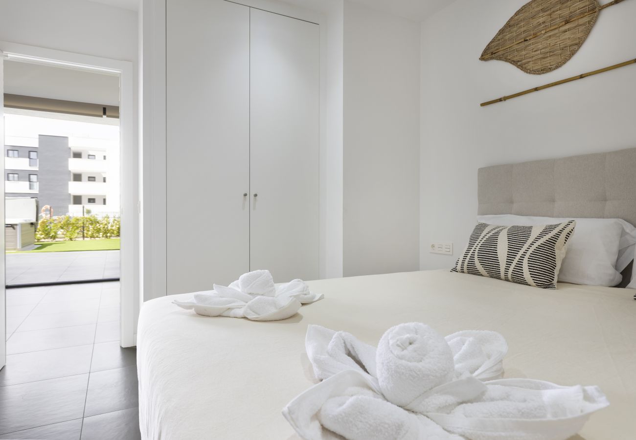 Apartment in Fuengirola - Garden Suite with Jacuzzi in Higueron