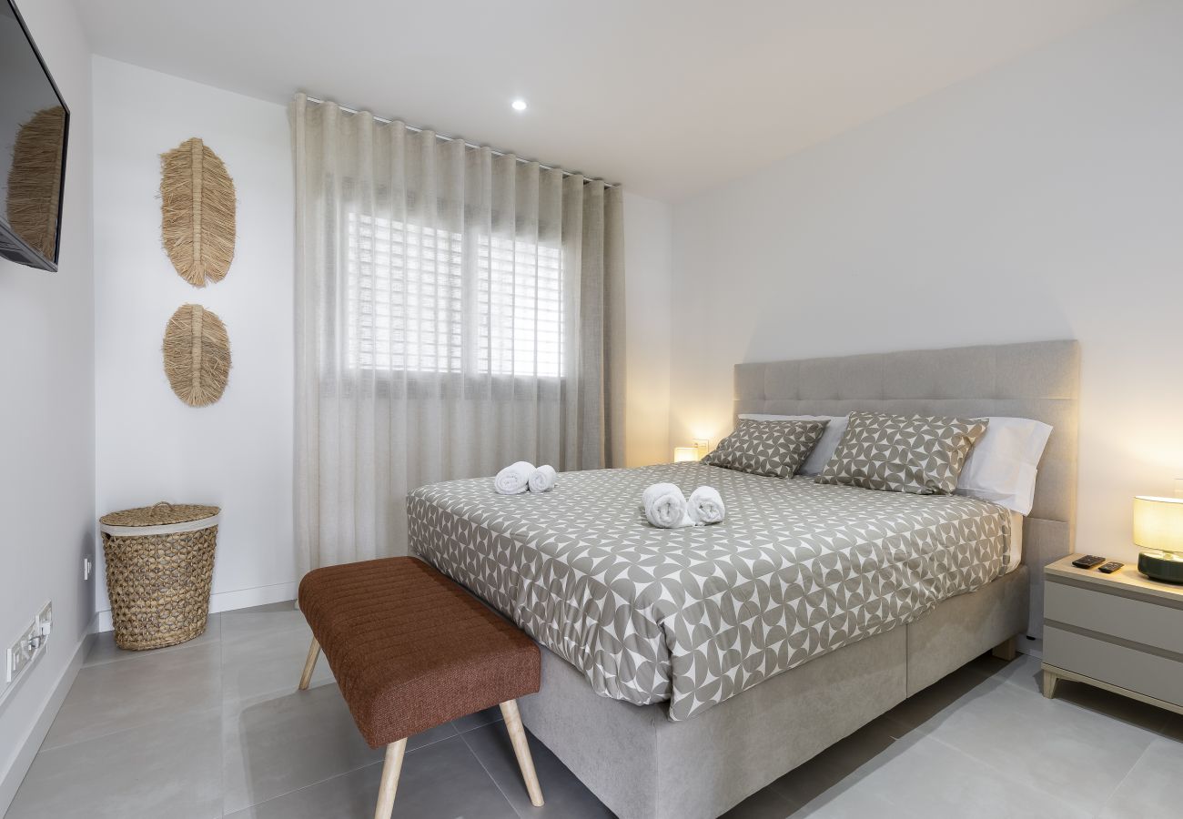 Apartment in Fuengirola - Garden Suite with Jacuzzi in Higueron