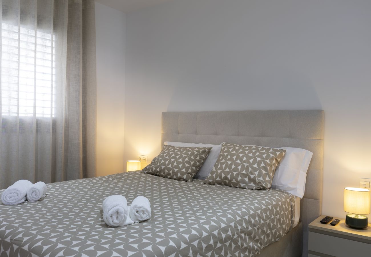 Apartment in Fuengirola - Garden Suite with Jacuzzi in Higueron